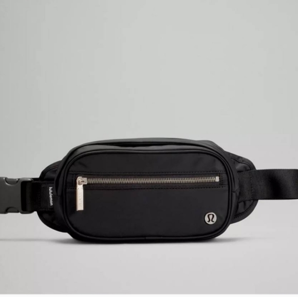 lululemon athletica Handbags - Lululemon wunderlust belt bag